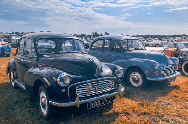 Тези очарователни машини са проектирани точно във времето, когато разходът на гориво стана приоритет. И едва ли е изненада присъствието му тук. Но не си мислете, че не са забавни класики за шофиране. Напротив. Прочутият британски състезател и после ТВ водещ Тиф Нидел се е учил на тази кола. Е, едва ли пестейки от бензин.